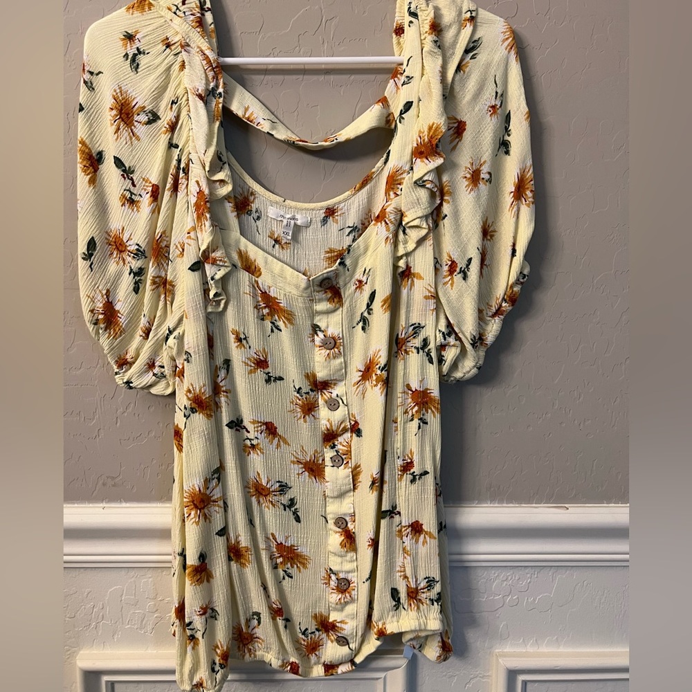Maurice’s XXL Women’s floral blouse